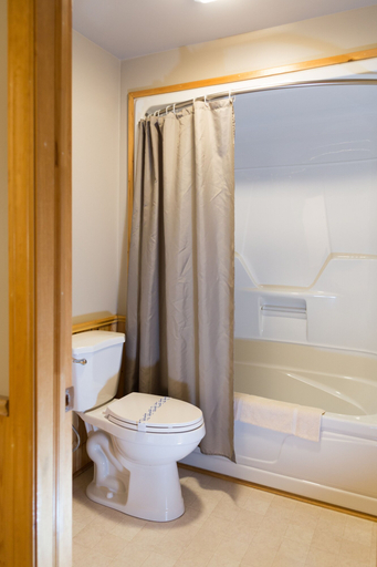 Bathroom 4, Middle Brook Cottages & Chalets, Division No. 9