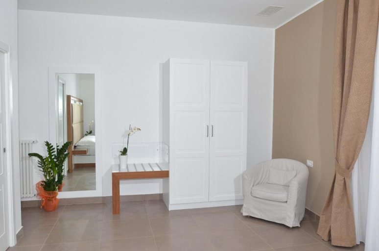 Bedroom 4, B&B La Movida, Napoli