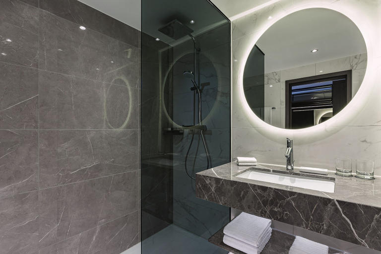 Bathroom 5, The Westin Grand Berlin, Berlin
