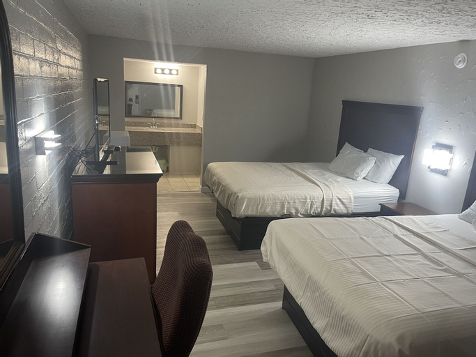 Bedroom 3, Stratford House Inn Branson, Taney