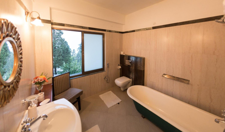 Bathroom 4, Sourenee Tea Estate & Boutique Resort, Darjiling