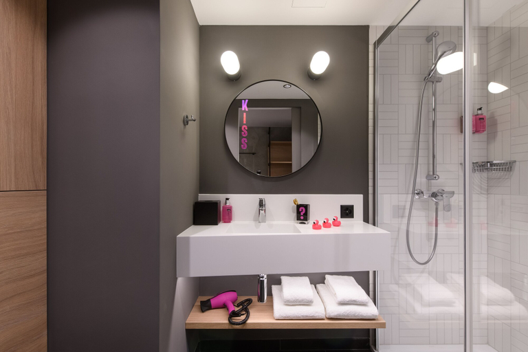 Bathroom 3, Moxy Sion, Sion
