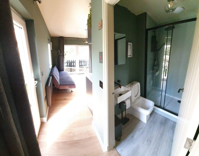 Bedroom 3, Little Woodbine, Highland
