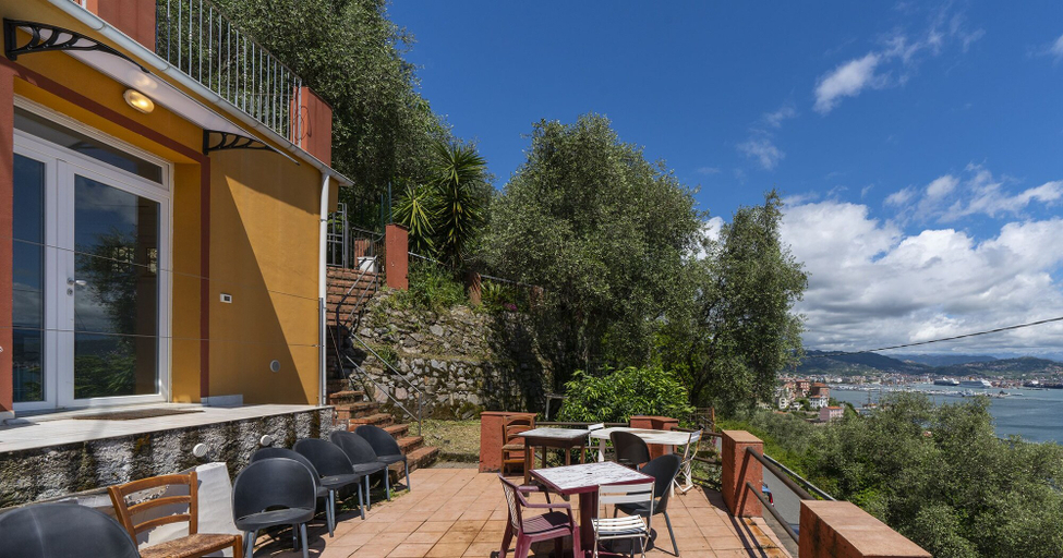 Food & Drinks, Terrace with view Sea, La Spezia