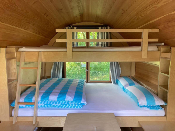 Bedroom 3, Haus der Schmetterlinge, Northeim