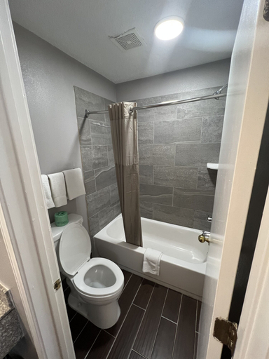 Bathroom 5, Key West Inn, Colbert