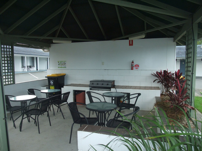 Food & Drinks 4, Colonial Court Motor Inn, Kempsey