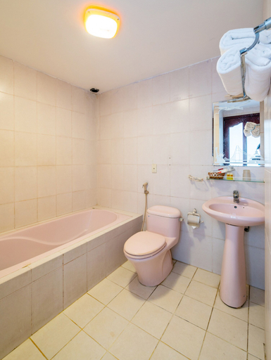 Bathroom 4, Super OYO 266 Golden Gate, Da Nang