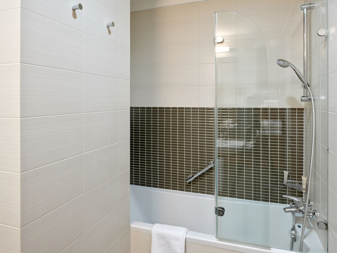 Bathroom 4, Hotel International by Maistra City Vibes, Zagreb