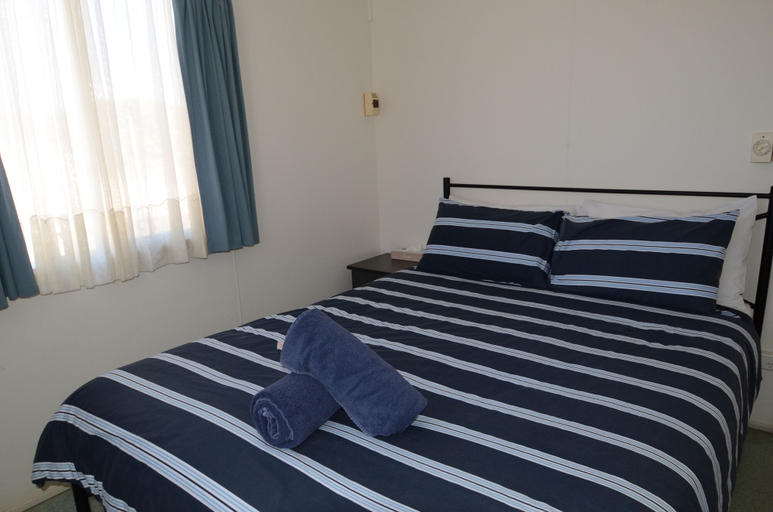 Bedroom 3, Sunset Beach Holiday Park, Geraldton