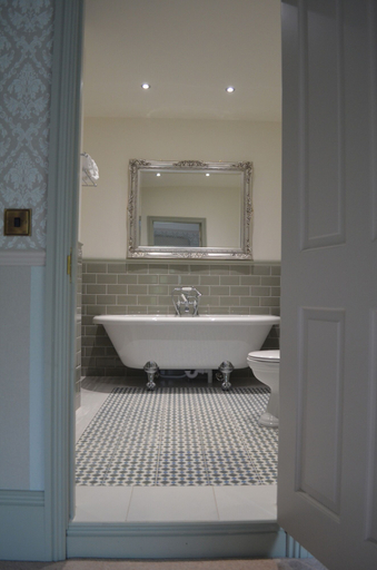 Bathroom 4, St Andrews House Hotel, Worcestershire