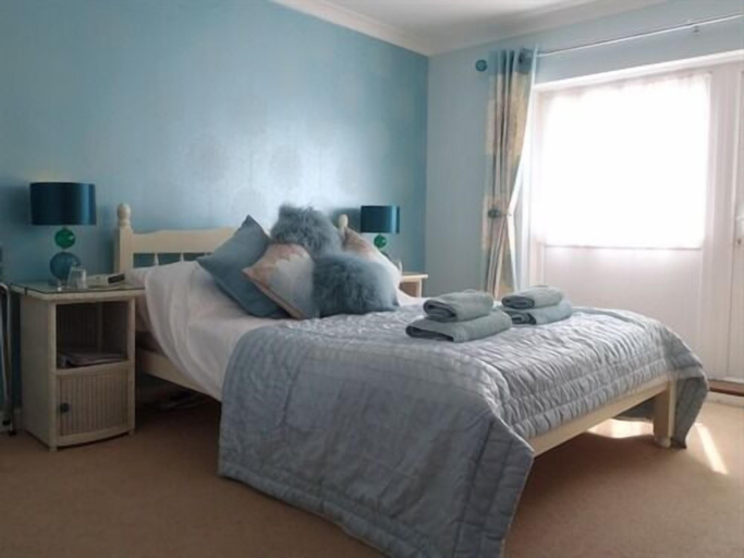 Bedroom 2, Blue Bay House, Cornwall