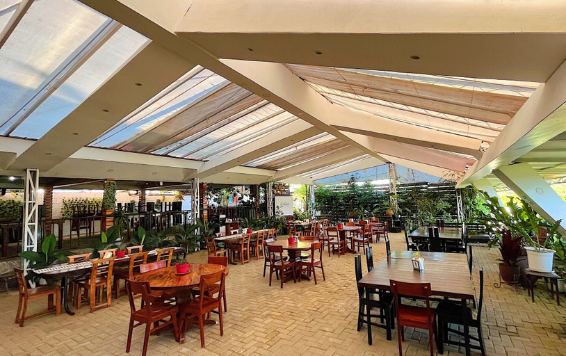 Food & Drinks 5, Pina Colina, Tagaytay City