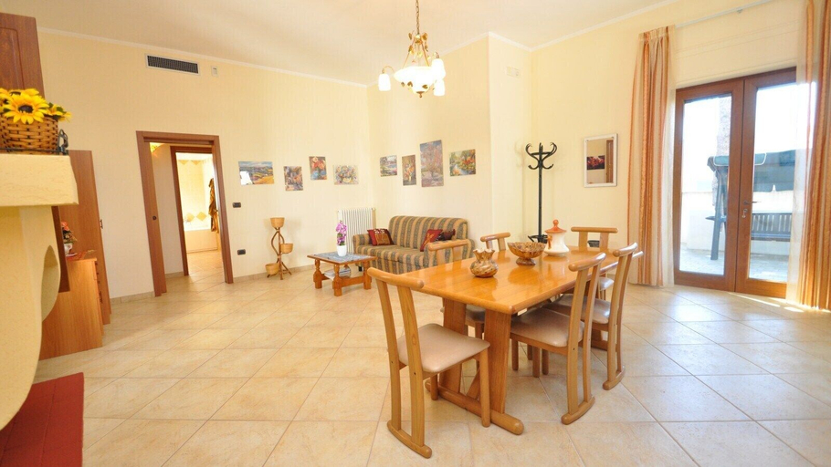 Others 5, Villa Marechiaro, Lecce