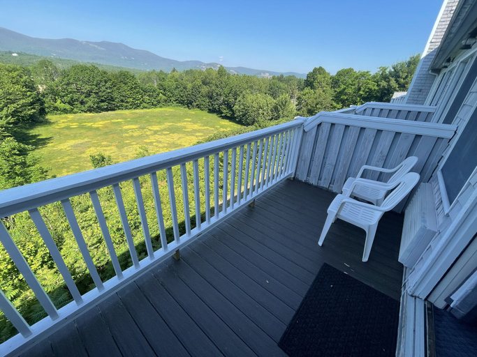 Others 4, North Conway Mountain Inn, Carroll