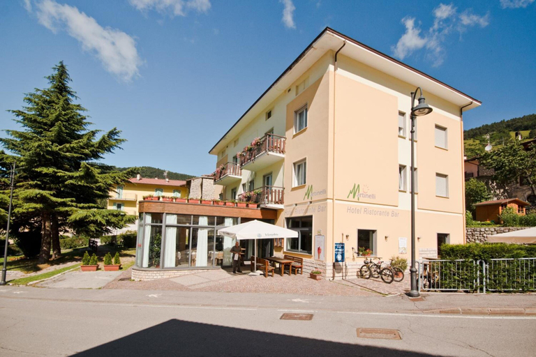 Exterior & Views 2, Hotel Martinelli, Trento