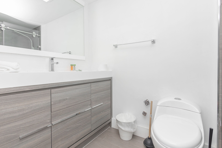 Bathroom 3, Girasole Suites, Miami-Dade