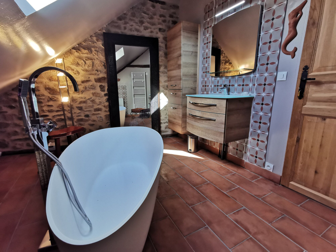 Bathroom 5, Les Jardins Saint Eloi, Corrèze