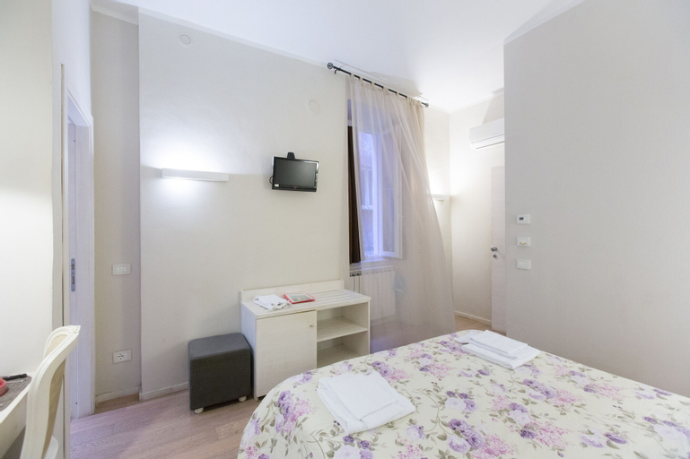 Bedroom 4, Alla Marina Affittacamere, La Spezia