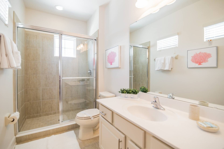Bathroom 5, Reunion by PRP, Osceola