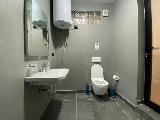 Bathroom 3, Vila Jasmine, Tiranës