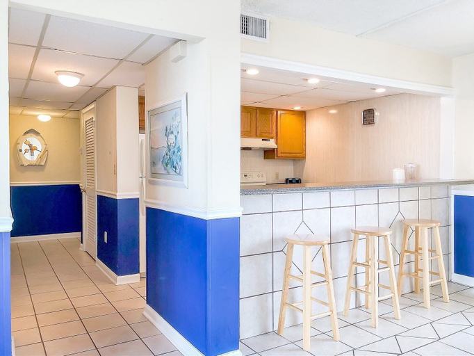 Exterior & Views 2, Moondrifter 608, Bay