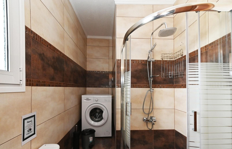 Bathroom 3, Villas Mamas Beach, Central Macedonia