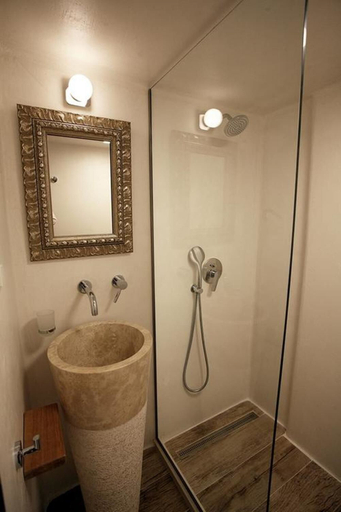 Bathroom 5, Anagram Hotel, South Aegean
