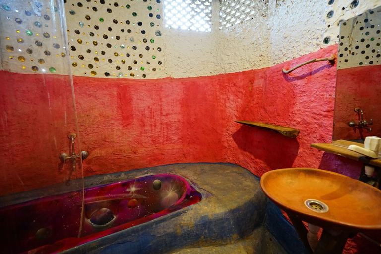 Bathroom 5, Saraya Art Cafe B&B, North Goa