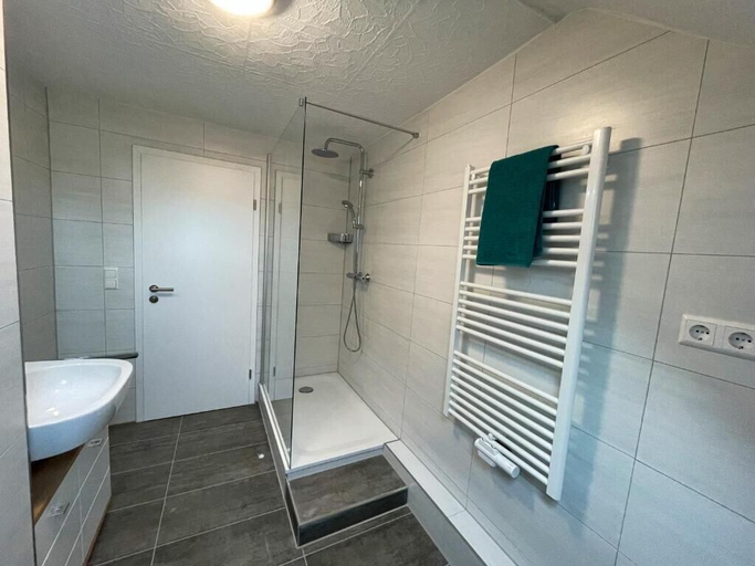 Bathroom 5, Boardinghouse Heilbronn, Heilbronn
