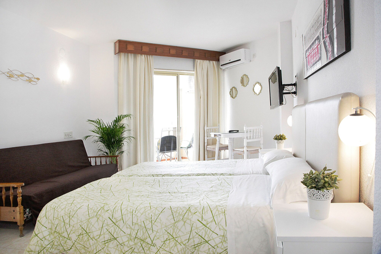 Bedroom 3, Apal Chinasol, Granada