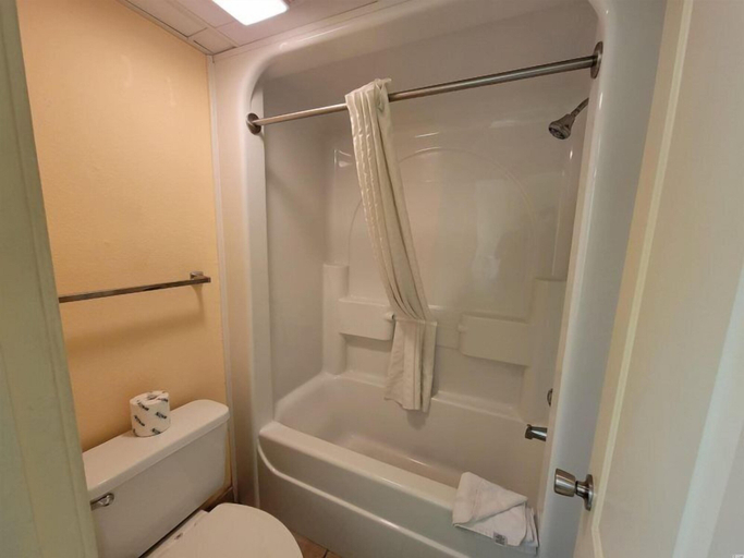Bathroom 4, Monterey Bay by Escape, Horry