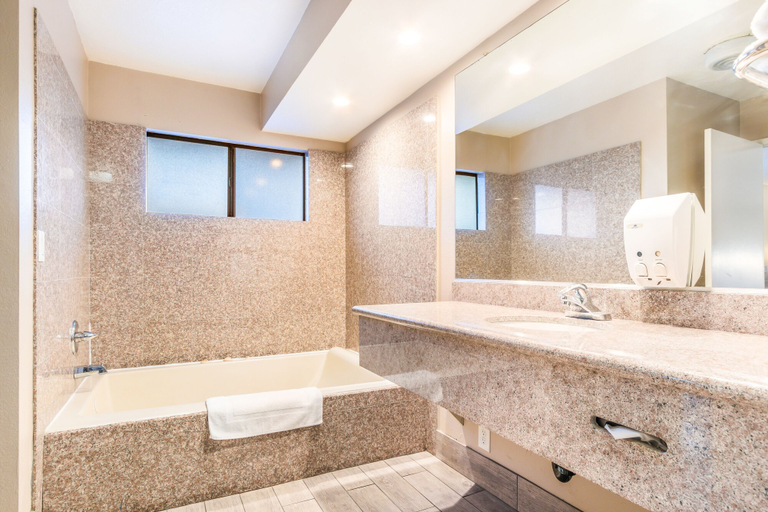 Bathroom 3, Hotel Hacienda at Ontario Ranch, San Bernardino