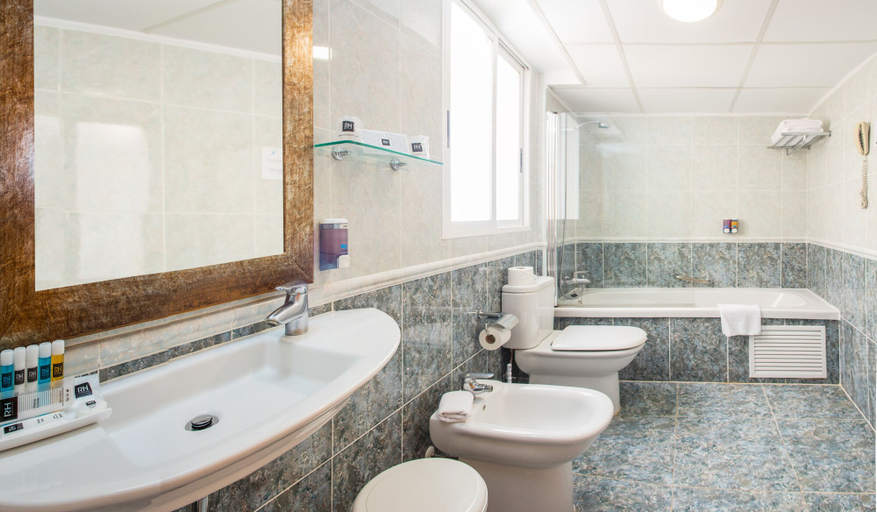 Bathroom, Estudios RH Vinaros Playa By Hoteles RH, Castellón