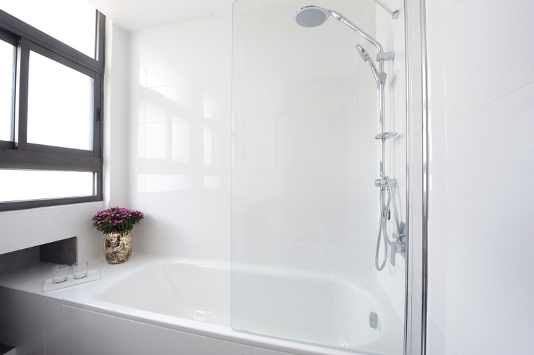Bathroom 5, Boutique Hotel by Tzukim