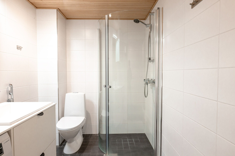 Bathroom 5, 2ndhomes Cozy Studio in Bulevardi, Uusimaa