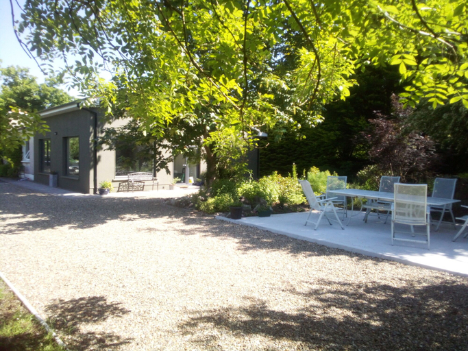 Exterior & Views 2, Exclusive Garden Apartment