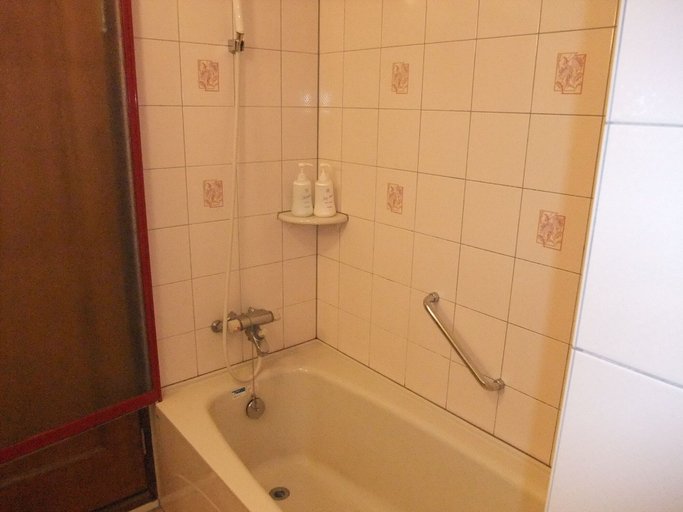 Bathroom 4, Gasthof Ascot, Hokuto
