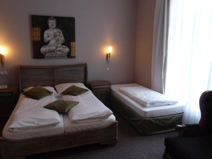 Bedroom 4, Hotel Commodore, Hamburg
