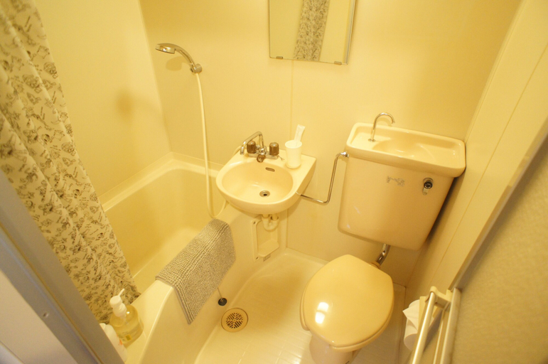 Bathroom 3, Plusone Nishikoen, Fukuoka