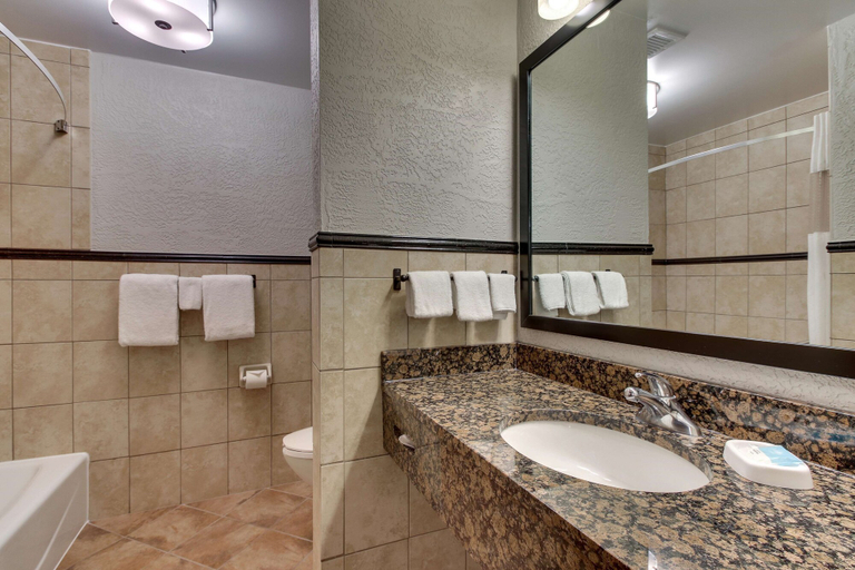 Bathroom 5, Drury Inn & Suites Phoenix Happy Valley, Maricopa