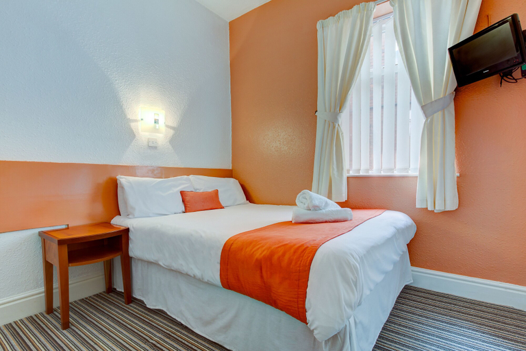 Bedroom 2, The Sandringham Court Hotel and Apartment, Blackpool
