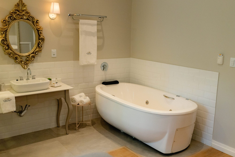 Bathroom 3, Castelo Boutique Hotel, Fraiburgo