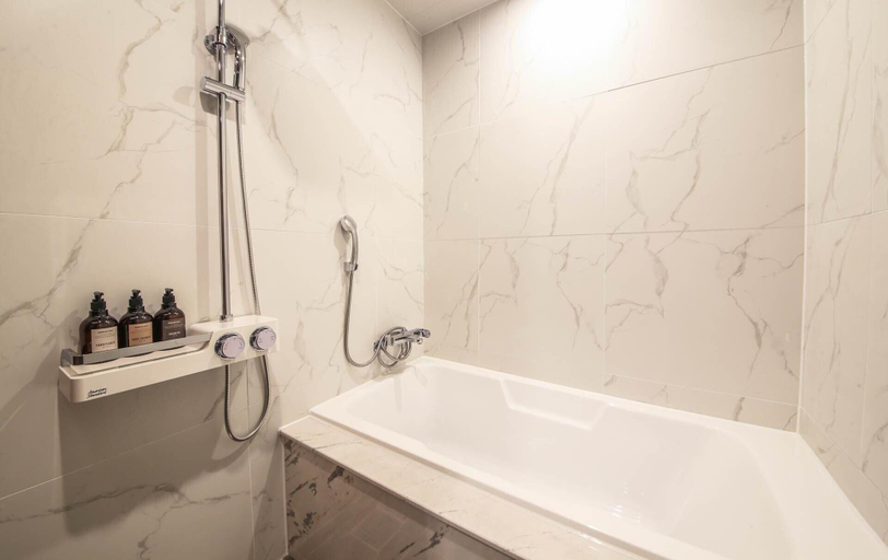Bathroom 4, Gupo Brown-Dot Hotel, Gimhae
