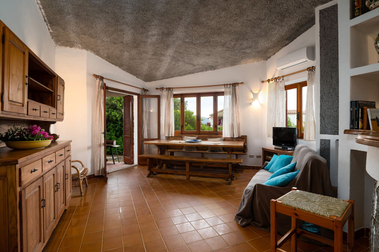 Others 5, Casa Lisa, Olbia-Tempio