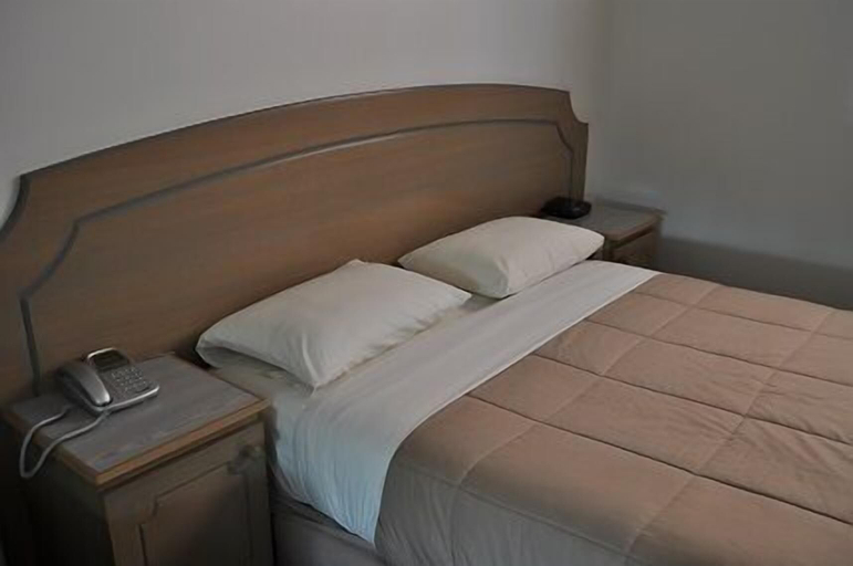 Bedroom 2, Nunawading Motor Inn, Melbourne