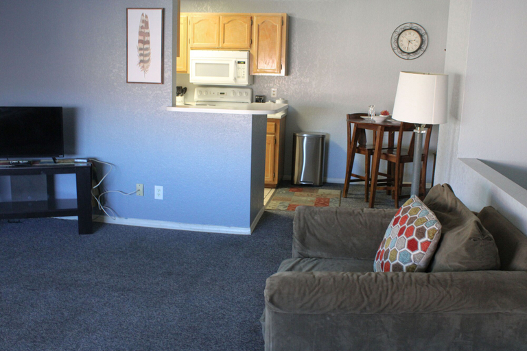 Others 5, Lodge on the River, Mohave