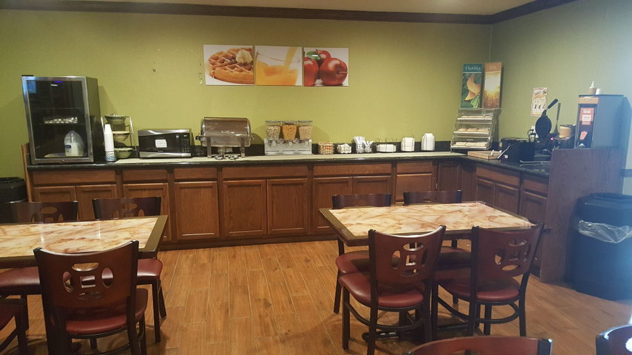 Food & Drinks 5, Econo Lodge Inn & Suites Norton - Wise South, Norton