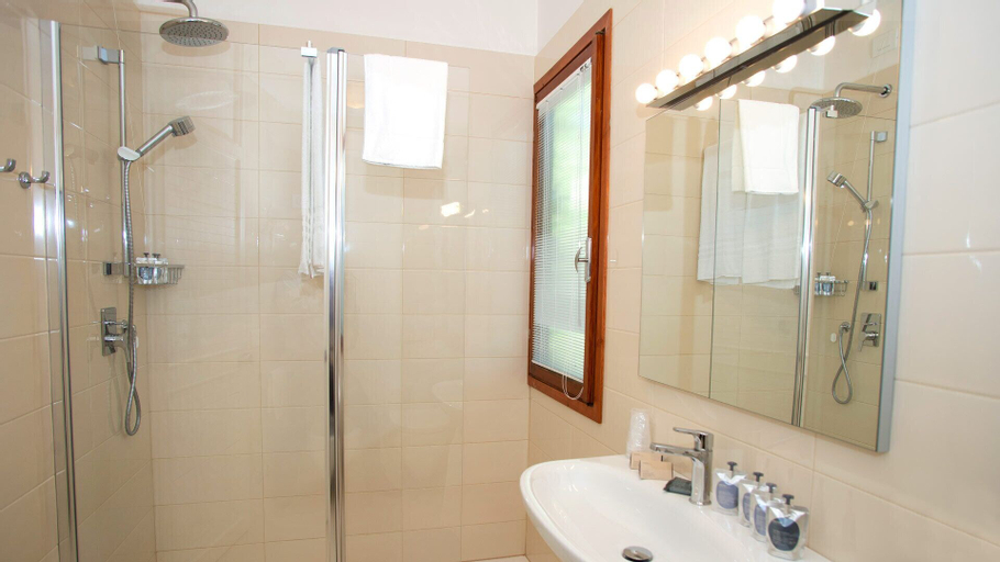 Bedroom 5, Hotel President, Udine