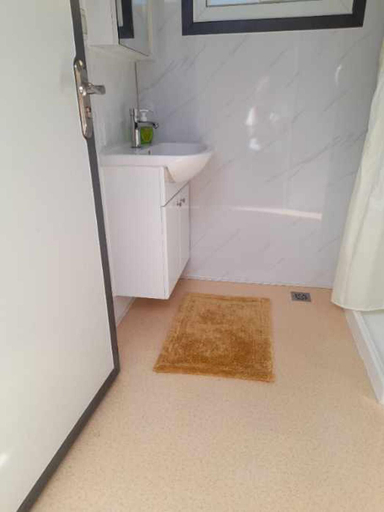 Bathroom 3, Glamping in Wiltshire in our Luxury Shepherds Hut, Wiltshire